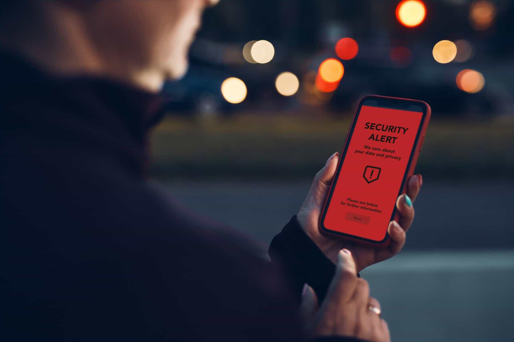 Blog security alert on smartphone screen antivirus war 2022 11 14 12 32 08 utc